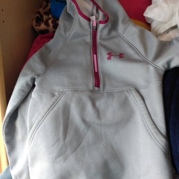 Under armor pullovers - Picture 8 of 11